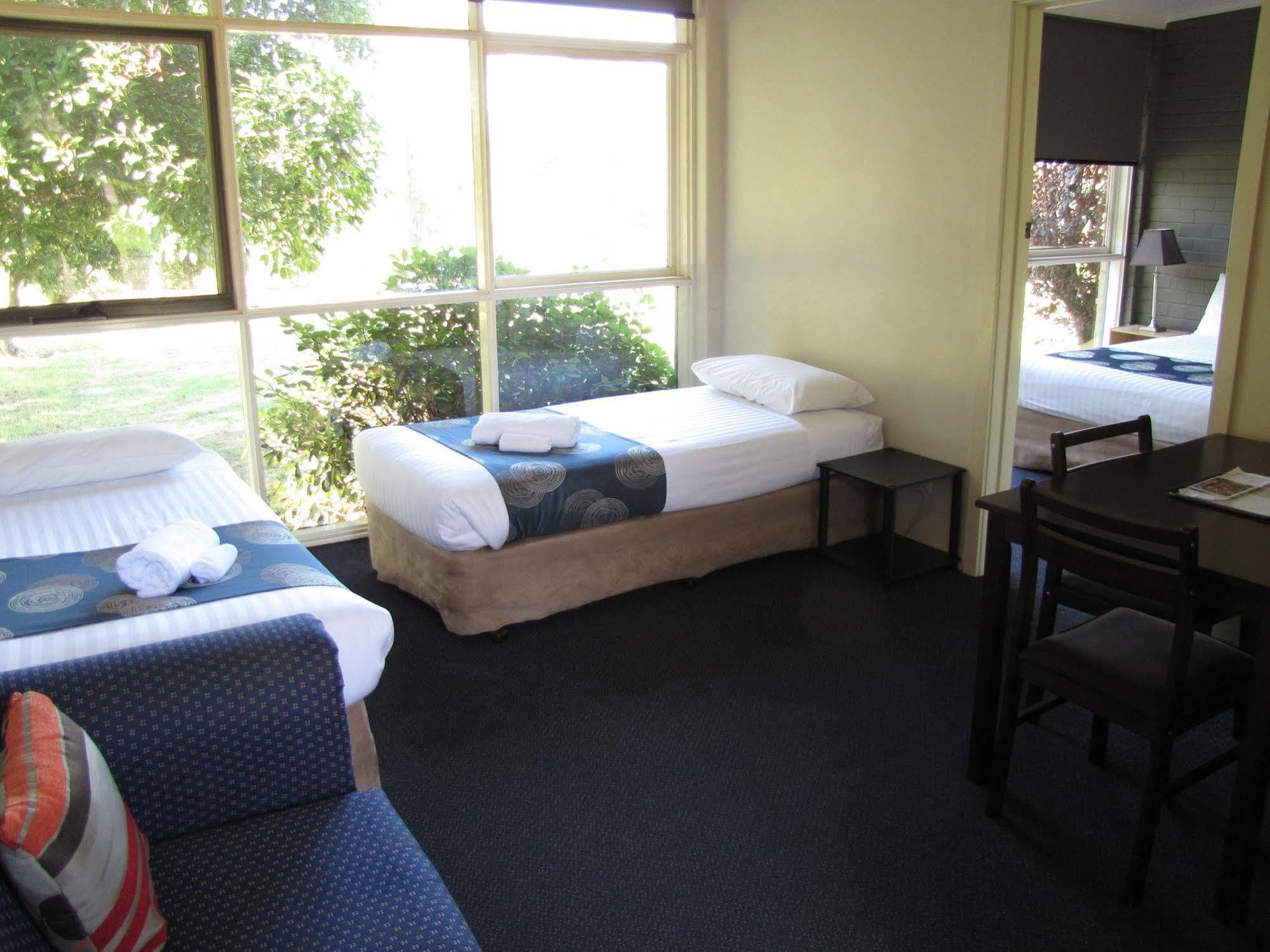 Motel ทาแรลกอน ภายนอก รูปภาพ
